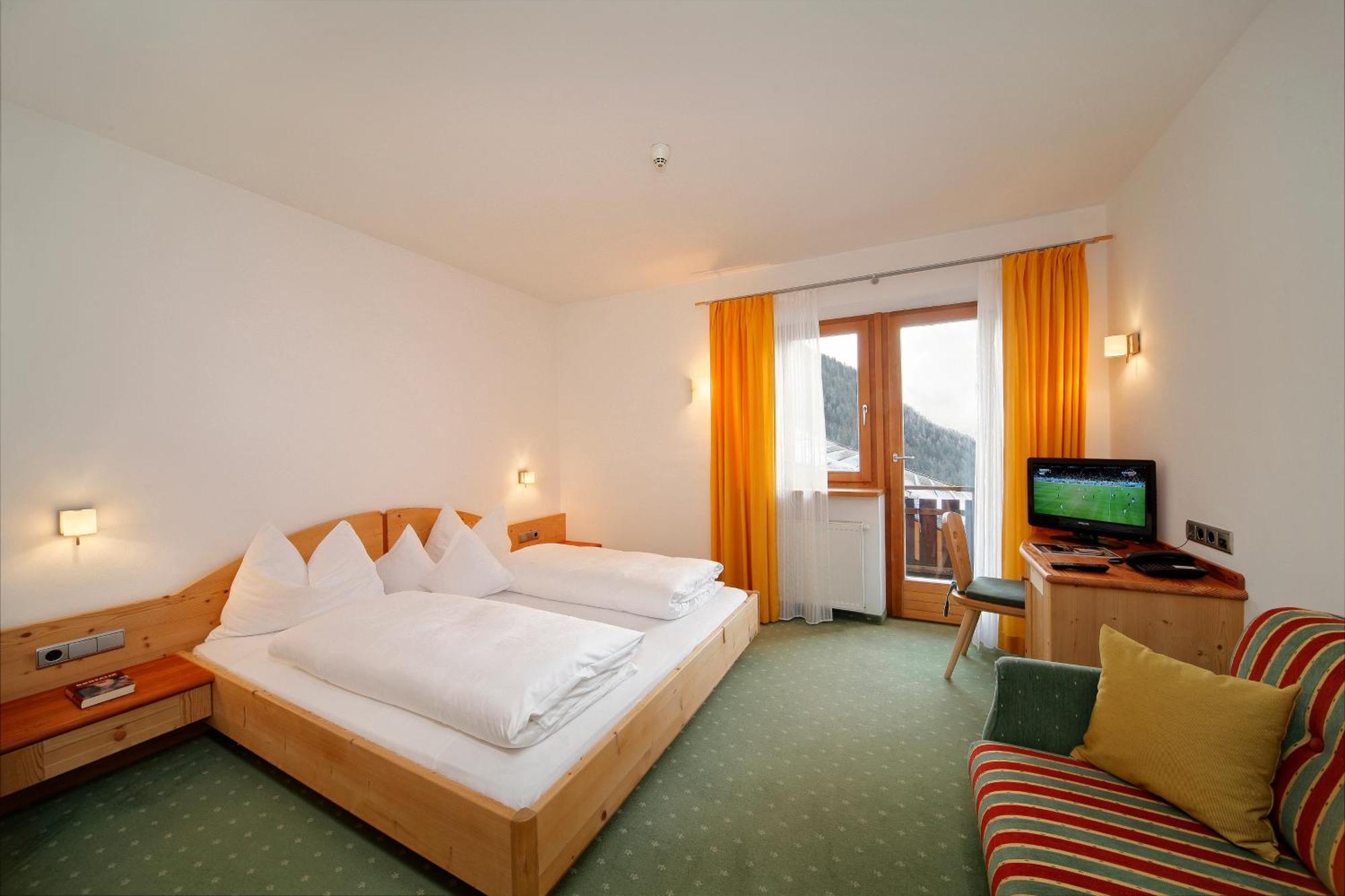 Hotel Ultnerhof Santa Gertrude Экстерьер фото